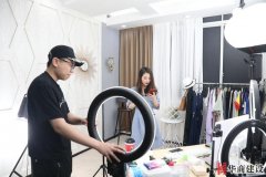 小型直播間該怎么裝修，如何用最低成本開啟直播之路
